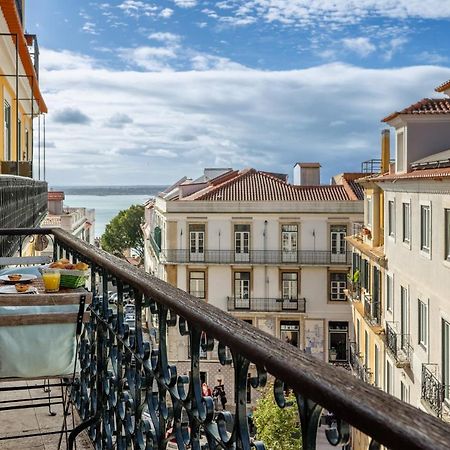 Castelo Apartment - Beautiful Balcony View Lisbon Bagian luar foto