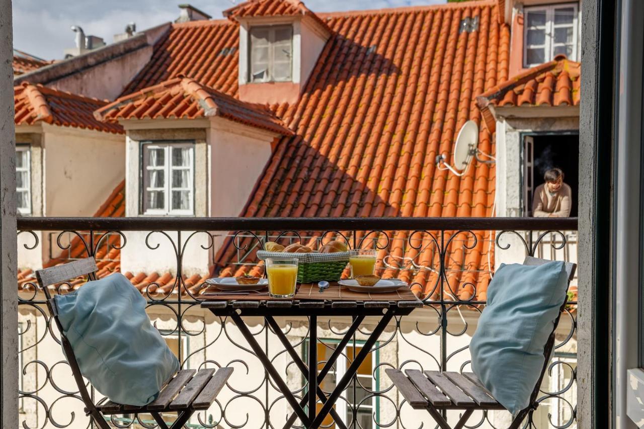 Castelo Apartment - Beautiful Balcony View Lisbon Bagian luar foto
