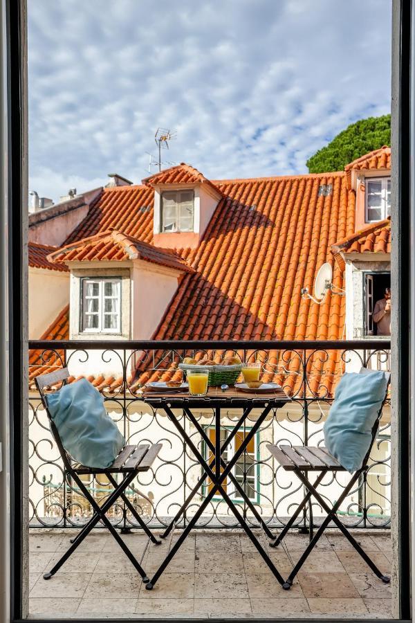 Castelo Apartment - Beautiful Balcony View Lisbon Bagian luar foto